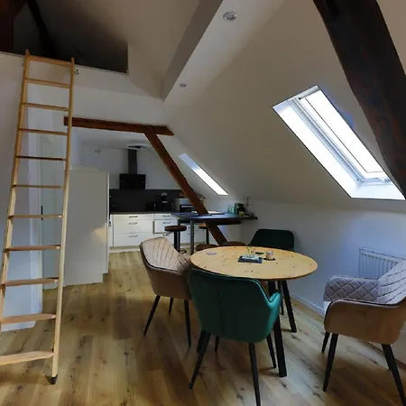 아파트 Moderne Dachgeschosswohnung Im Herzen Von *