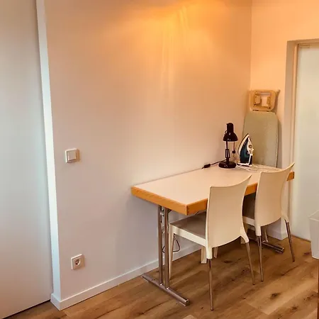 Moderne Dachgeschosswohnung Im Herzen Von *