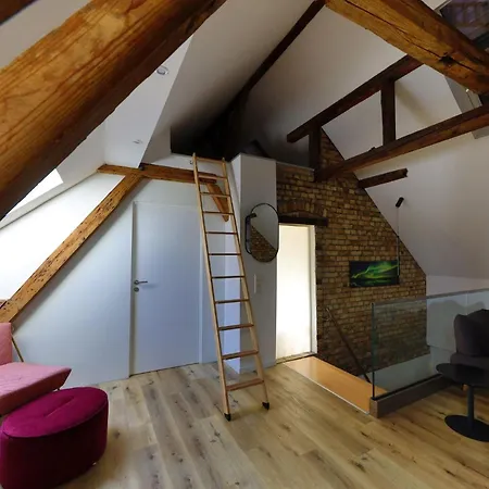 Moderne Dachgeschosswohnung Im Herzen Von *