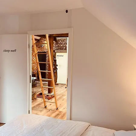Moderne Dachgeschosswohnung Im Herzen Von 알자이