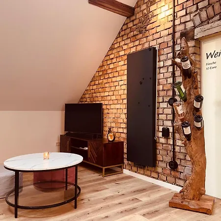 Moderne Dachgeschosswohnung Im Herzen Von * 알자이